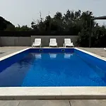 Nancy With Swimming Pool Дом отдыха Винишче