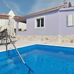 Nancy With Swimming Pool Дом отдыха Винишче