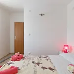 Дом отдыха Nancy With Swimming Pool *