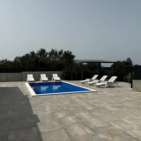 Holiday home Nancy With Swimming Pool Vinisce