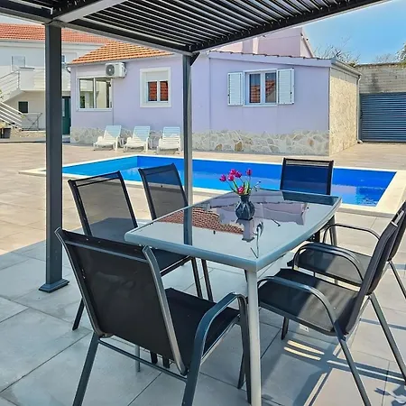 Prázdninový dům Nancy With Private Swimming Pool Vinišće